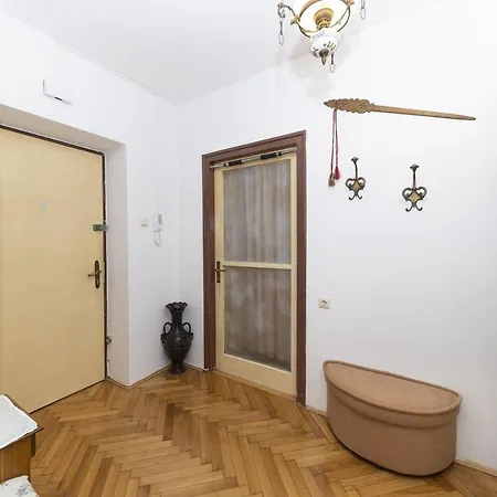 Vitali Comfort 1br On The Market Apartment *